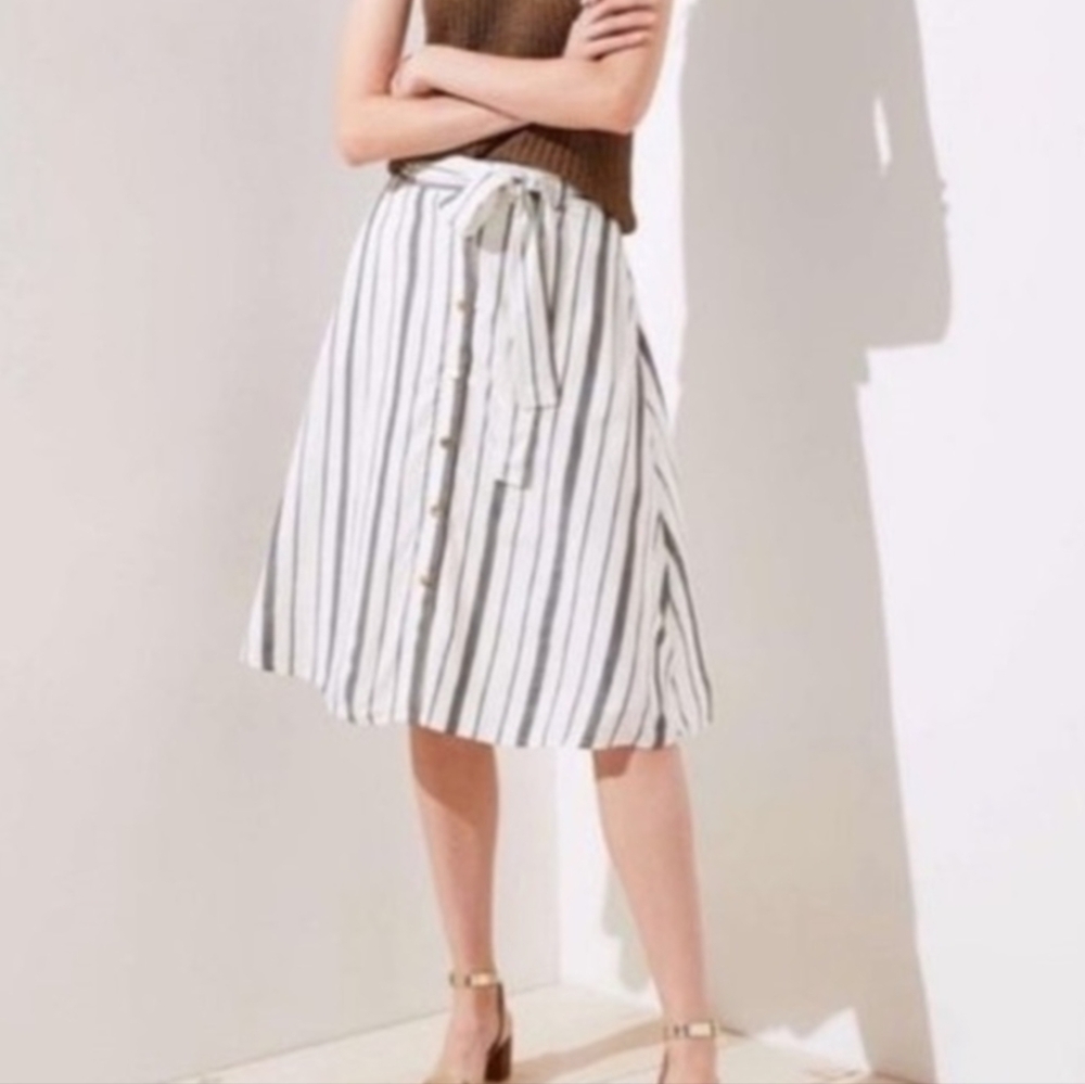 Loft Buttoned Skirt with Pockets (0)